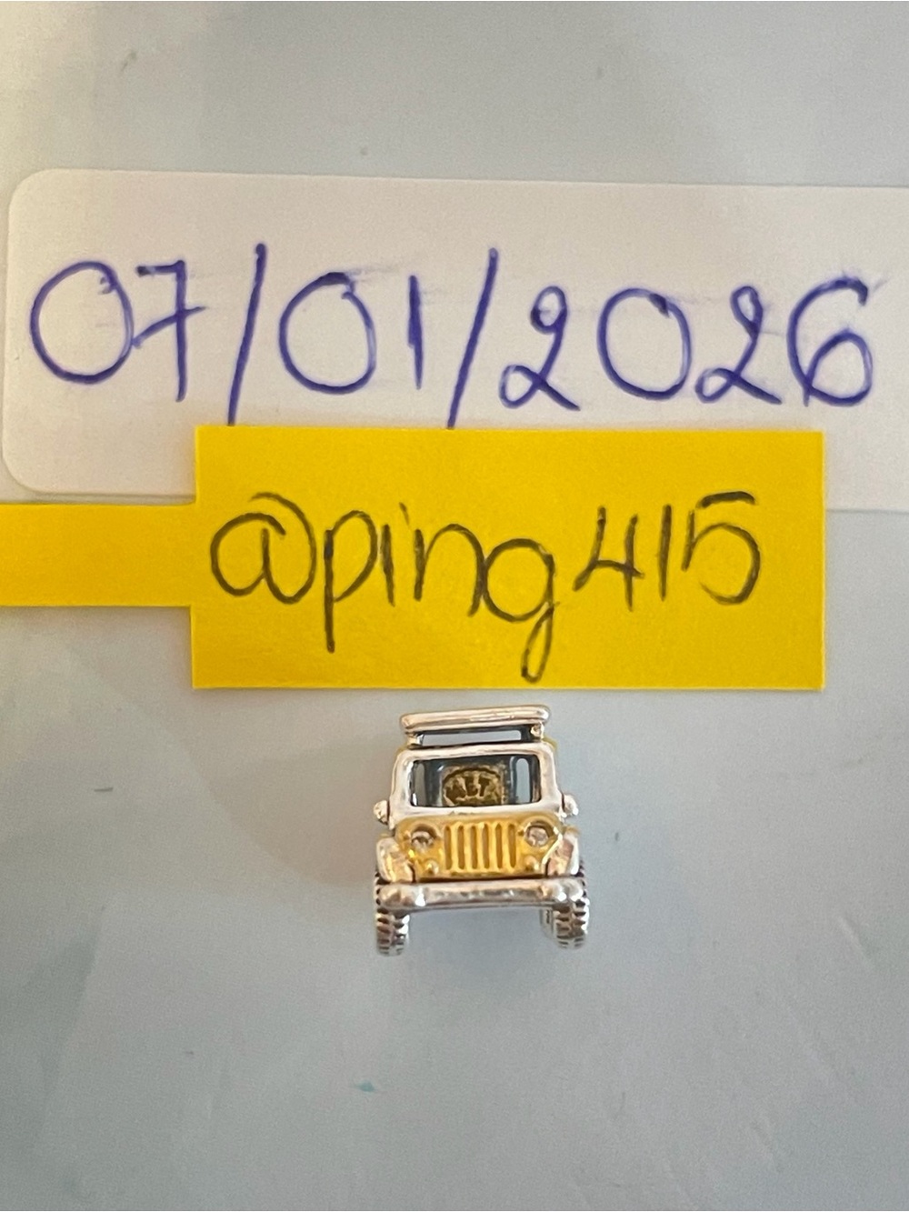 Pandora Two-tone adventure car charm - Picture 8 of 14